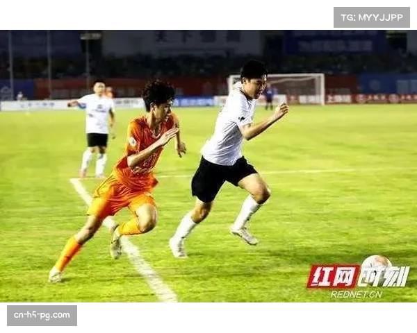 永州球迷小薇支持家乡球队：因湘超联赛爱上篮球赛事