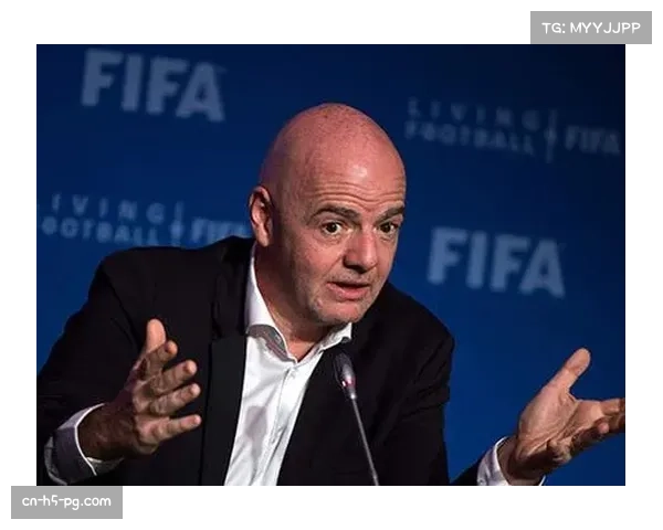 FIFA主席因凡蒂诺现场道歉,斯卡洛尼终捧杯 FIFA主席因凡蒂诺现场道歉,斯卡洛尼终捧杯